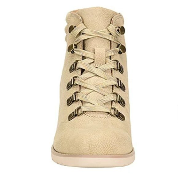 BOC Born Women's Alder Block Heel Boots Sizes 8.5M - 9M - 9.5M Very Comfortable - Picture 2 of 8